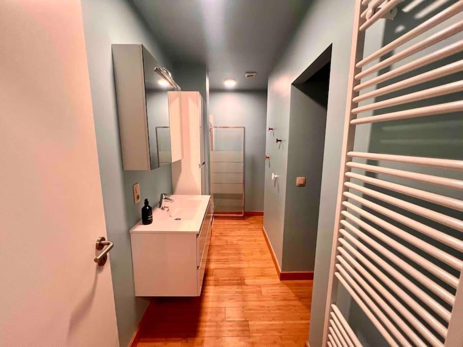 Le Retro Chic - Grand Duplex Pour 6 Dans Le Centre Lägenhet Liège Exteriör bild